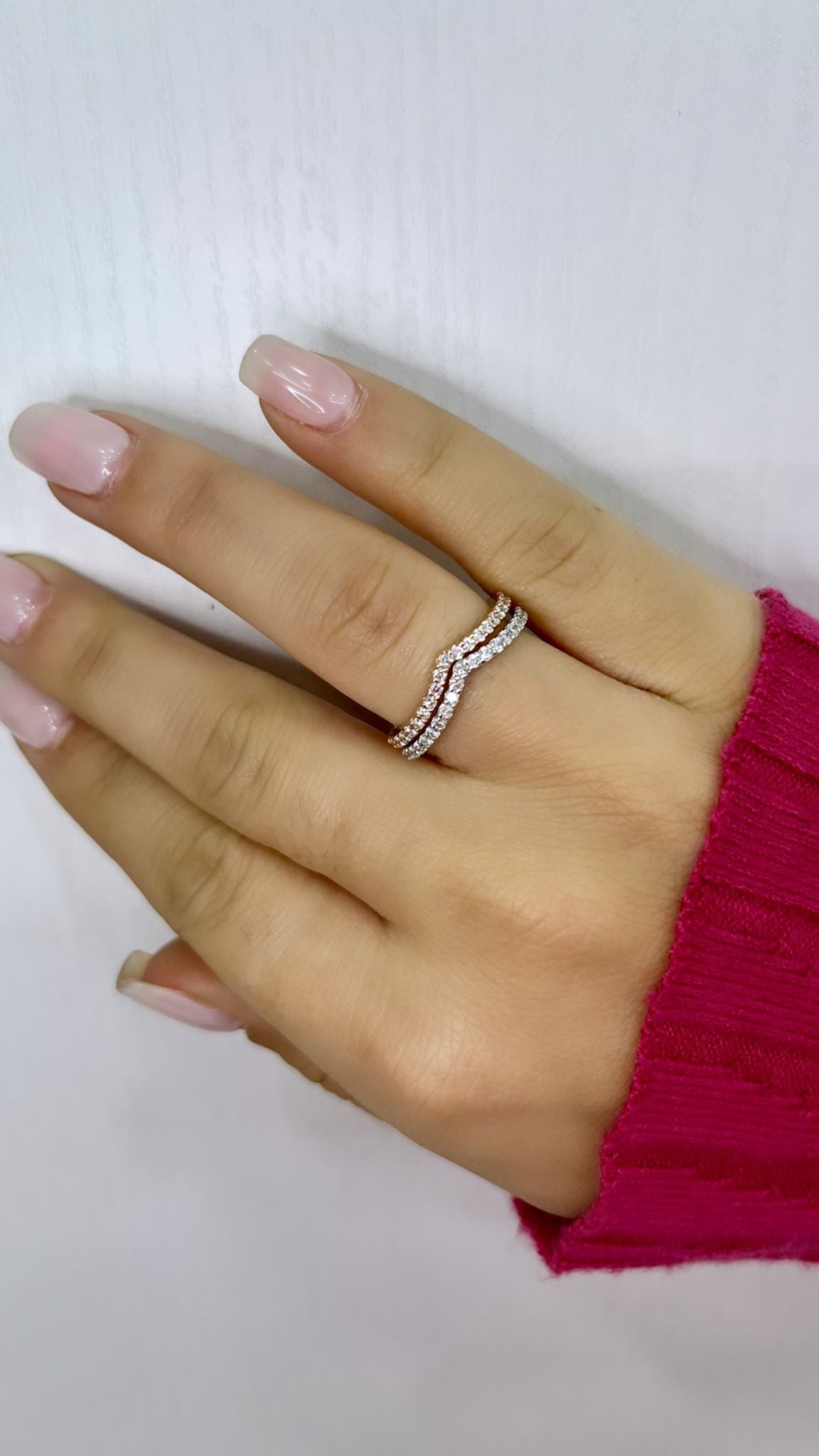 ANELLO A V PICCOLO IN ORO GIALLO CON DIAMANTI