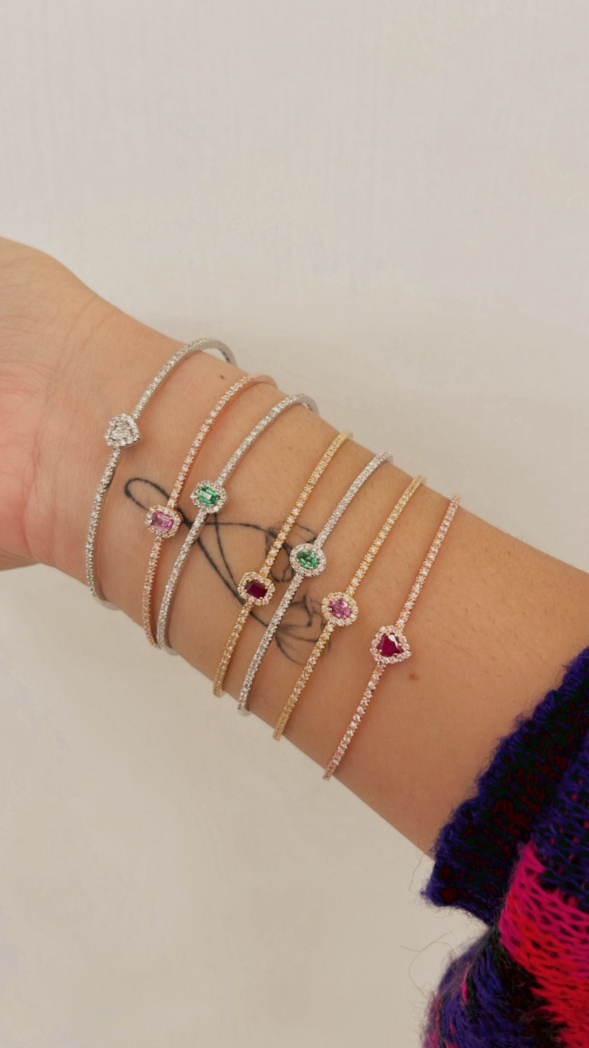 BRACCIALE IN ORO GIALLO CON QUADRATINO DI RUBINO E DIAMANTI