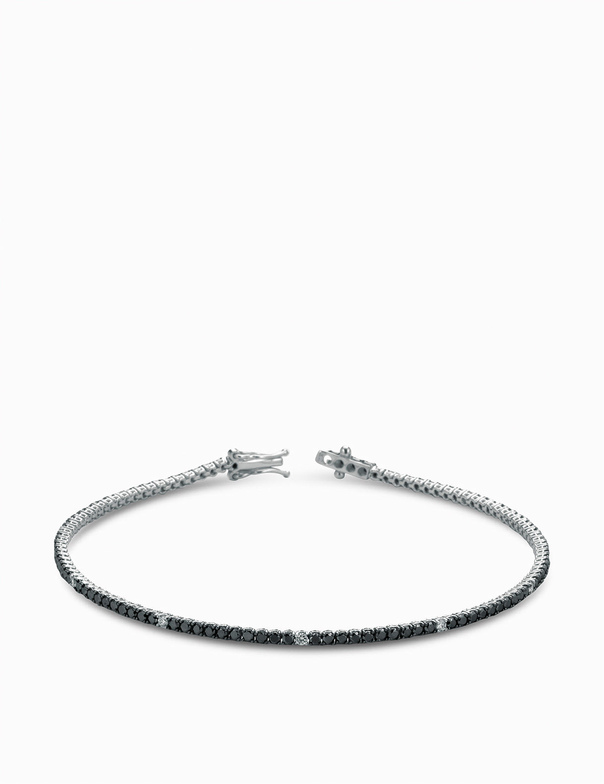 tennis con diamanti bianchi e diamanti neri