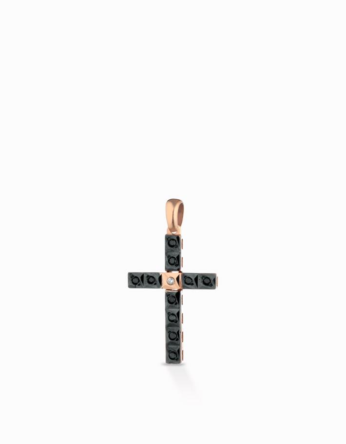 Ciondolo maschile con croce piatta in oro rosa e diamanti bianchi e neri Dalù Gioielli 