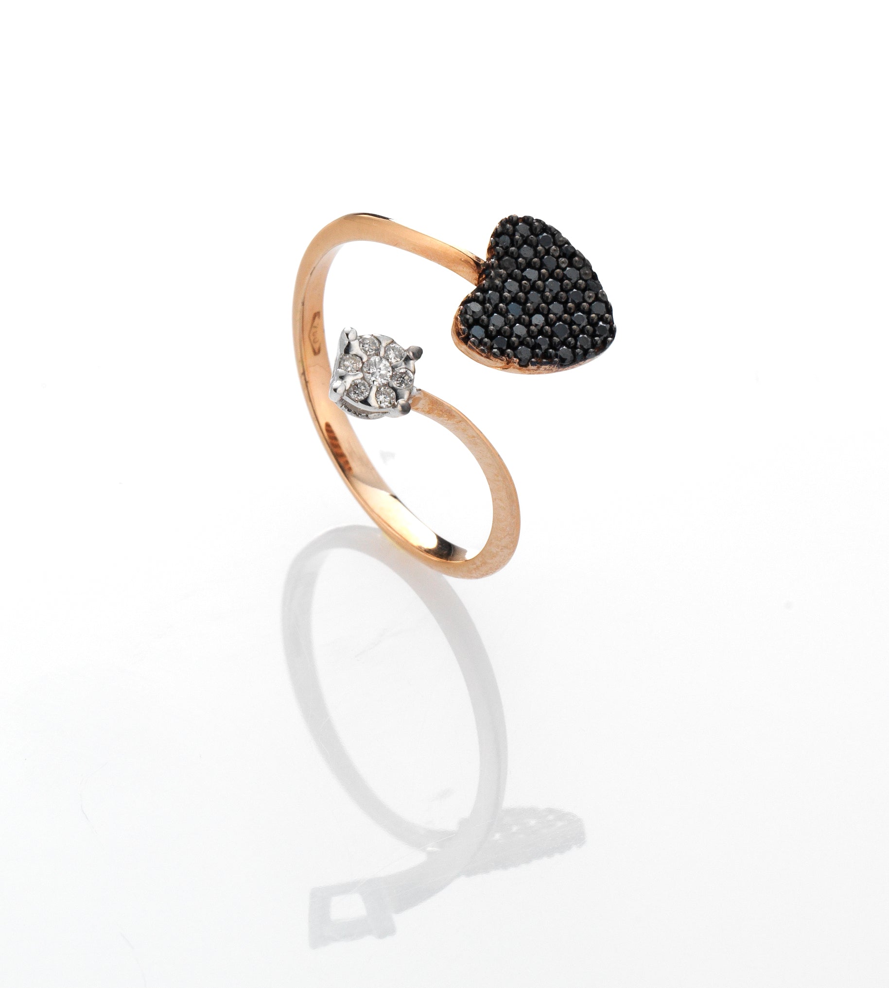 anello minimal con cuore e punto luce