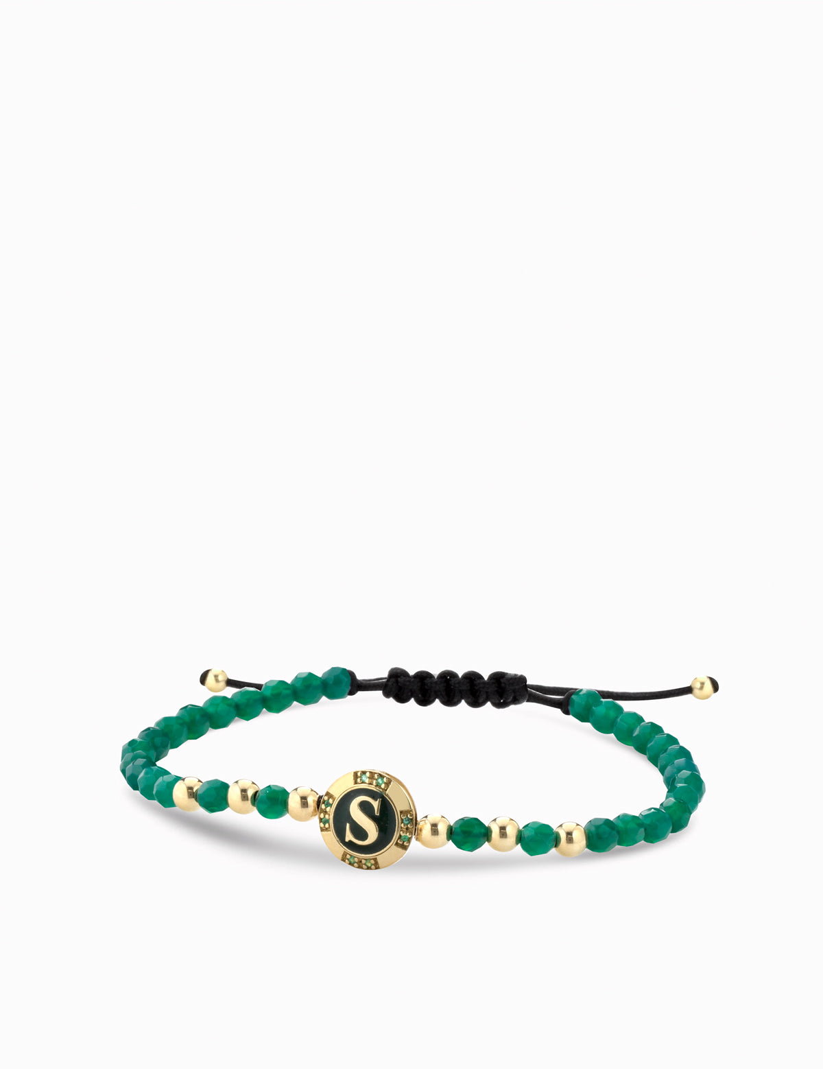 Bracciale a monetina in oro giallo con smeraldi e lettera personalizzata