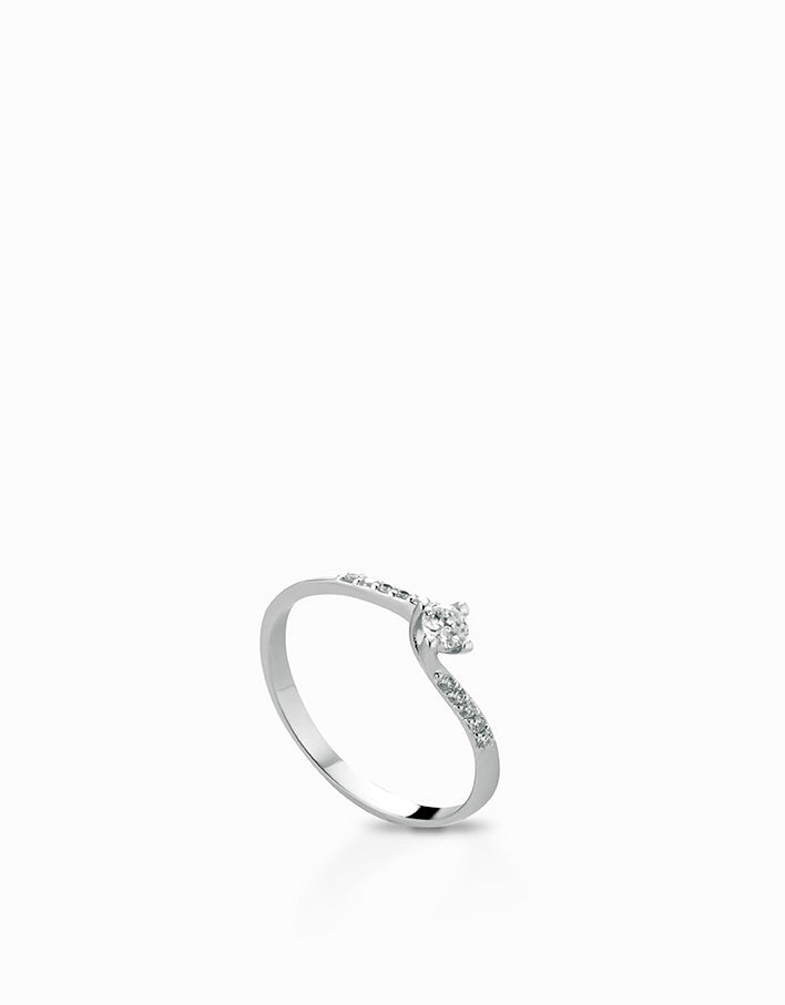Anello solitario con diamanti in oro bianco